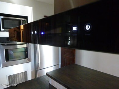 825 Dayton St SW unit 2, Grand Rapids, MI 49504 - photo 3