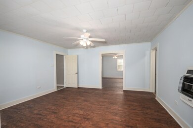 552 E Saint Peter St, New Iberia, LA 70560 - photo 2
