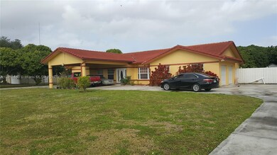 15861 SW 254th St, Homestead, FL 33031 - photo 2