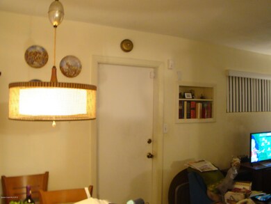 Dining area off Kitchen!