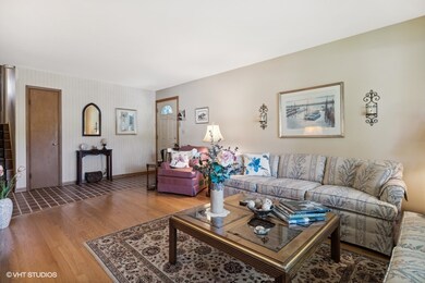 213 Melrose Ave, Elmhurst, IL 60126 - photo 4