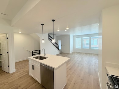 132 E Chambord Ct, Sandy, UT 84070 - photo 3