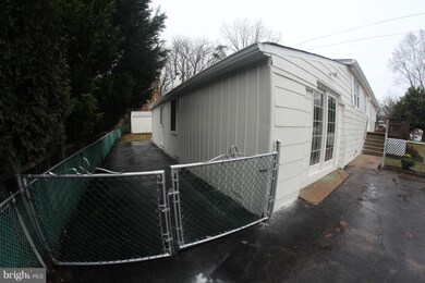 8716 Parkland St, Manassas, VA 20111 - photo 3