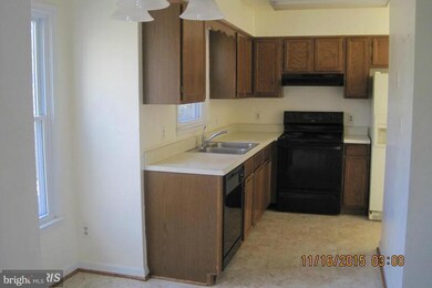 10703 Cobblestone Dr, Spotsylvania, VA 22553 - photo 6