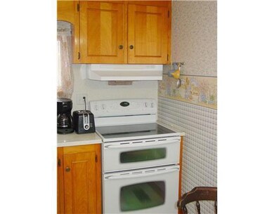 Kitchen. New Stove, double oven