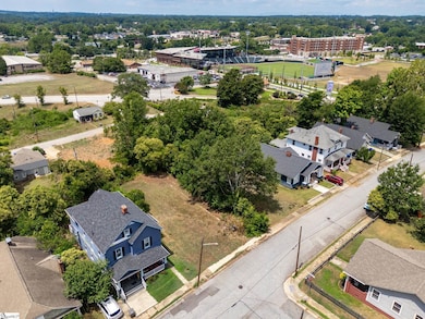 266 Hydrick St, Spartanburg, SC 29306 - photo 2