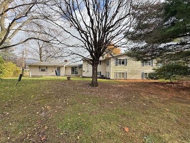 208 S Oak Rd, Plymouth, IN 46563 - photo 2