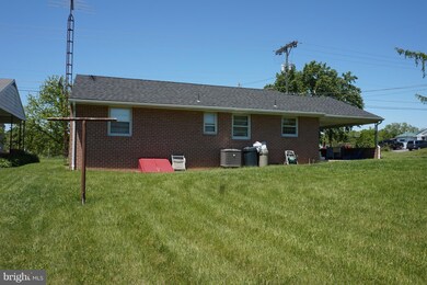 810 Jenny Wren Dr, Martinsburg, WV 25404 - photo 4