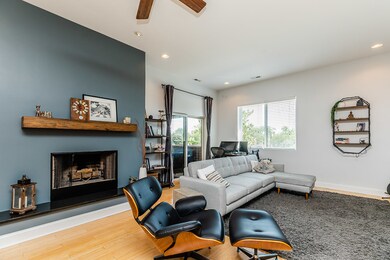 2921 W Glenlake Ave unit 4E, Chicago, IL 60659 - photo 4