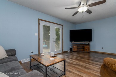 1609 Oak View Dr-08