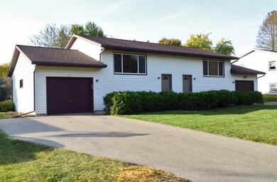 224 Lincoln St, Brooklyn, WI 53521 - photo 2