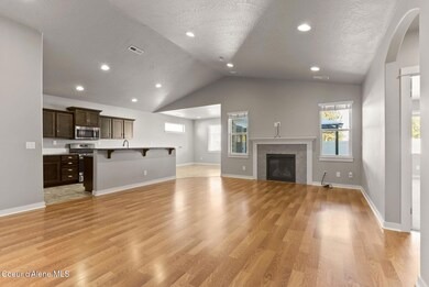 Inside-Spokane-Connery-6