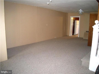 161 Green Ln, Philadelphia, PA 19127 - photo 2