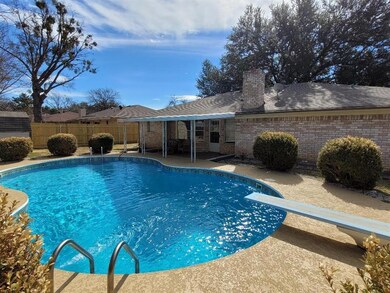 1709 Vicksburg Dr, Bedford, TX 76022 - photo 2