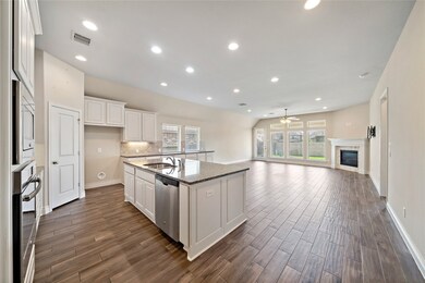 27157 Devyn Forest Ln, Spring, TX 77386 - photo 5