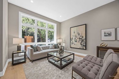 1634 W Wolfram St, Chicago, IL 60657 - photo 2