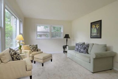 1406 Manchester Rd, Wheaton, IL 60187 - photo 2