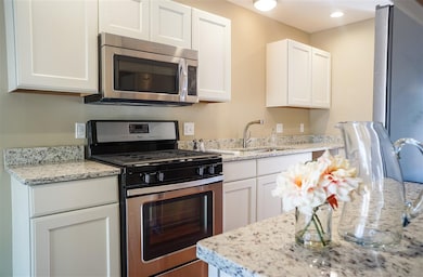 15 Deerwood Dr unit D, Nashua, NH 03063 - photo 7