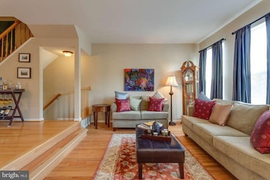 2553 James Madison Cir, Herndon, VA 20171 - photo 3