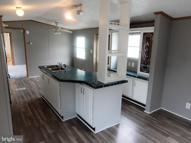 239 Edward Ln, Lothian, MD 20711 - photo 3