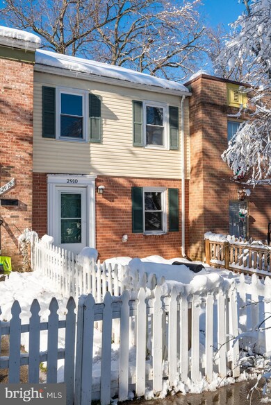 2910 Wetherburn Ct, Woodbridge, VA 22191 - photo 3