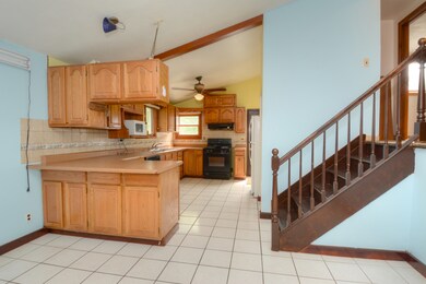 1521 Amarillo Dr, Carpentersville, IL 60110 - photo 5