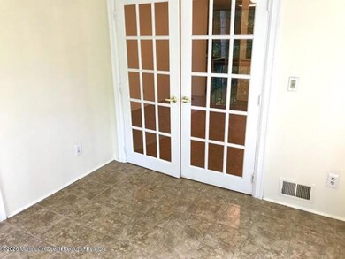 17-6 Augusta Ct unit 6, Freehold, NJ 07728 - photo 4