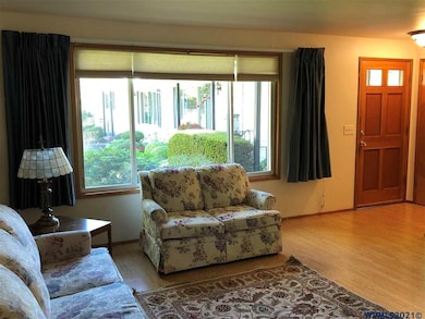 887 NE Fleming Ave unit B1, Gresham, OR 97030 - photo 3