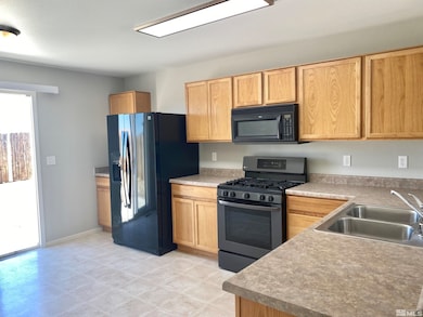 8660 Umber Sky Ct, Reno, NV 89506 - photo 5