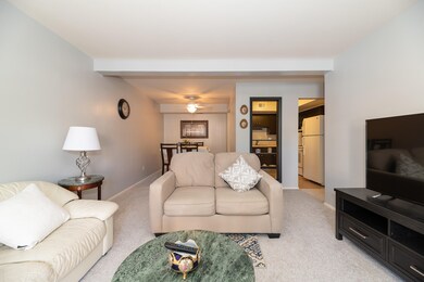 742 W Kilgore 206-9