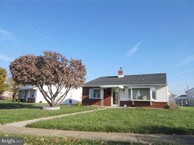 606 Glencroft Cir, Folcroft, PA 19032 - photo 2