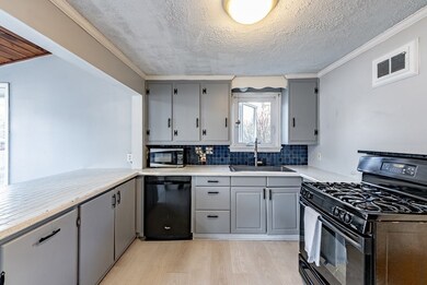 179 Nelson St, West Springfield, MA 01089 - photo 5