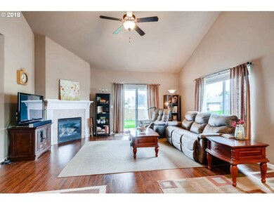 746 Burghardt Dr, Molalla, OR 97038 - photo 5