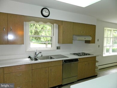 8113 Mcdonogh Rd, Pikesville, MD 21208 - photo 3