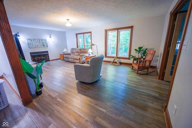 5681 Springhollow Ct, Avon, IN 46123 - photo 7