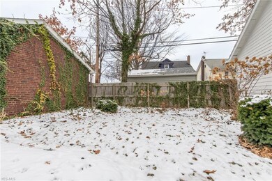 2649 Edgehill Rd, Cleveland, OH 44106 - photo 2