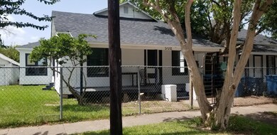 500 3rd St, Rosenberg, TX 77471 - photo 2