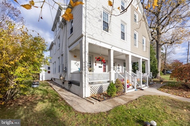 19 Glenwood Ave, Collegeville, PA 19426 - photo 2