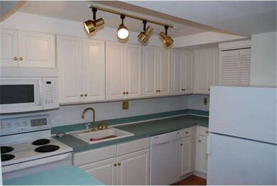 220 Arbour Ct, North Wales, PA 19454 - photo 5