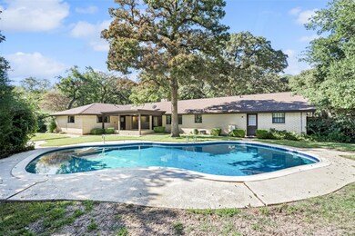 1405 Pebble Creek Dr, Euless, TX 76040 - photo 7