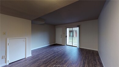 202 Lincoln Ave unit D, College Station, TX 77840 - photo 5