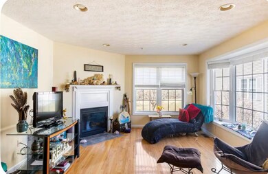 70 Georgetown Dr, Nashua, NH 03062 - photo 2