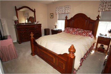 111 Runnymede Ct, Harleysville, PA 19438 - photo 5