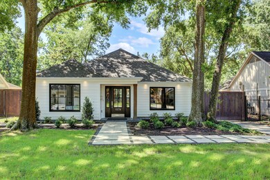 1579 Sue Barnett Dr, Houston, TX 77018 - photo 2