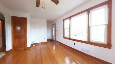Living Room left 2