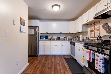 361 Hildreth St unit 33, Lowell, MA 01850 - photo 2