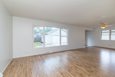 2019 Martin Ln, Rolling Meadows, IL 60008 - photo 3