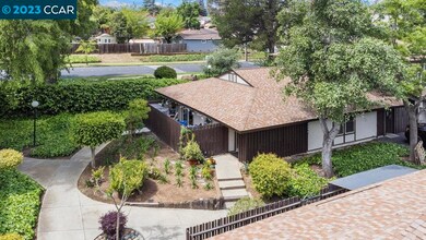 5464 Roundtree Dr unit D, Concord, CA 94521 - photo 7