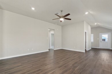 2500 Clydesdale Ln, Alvin, TX 77511 - photo 7