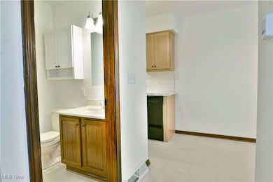 104 Diamond Way unit 104, Cortland, OH 44410 - photo 6